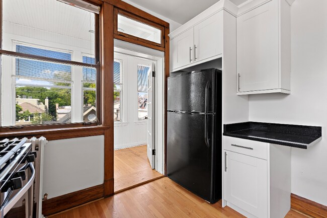 Photo - 3936 N Marshfield Ave Apartment Unit 2