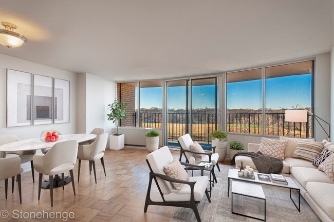 Building Photo - Stonehenge Rental