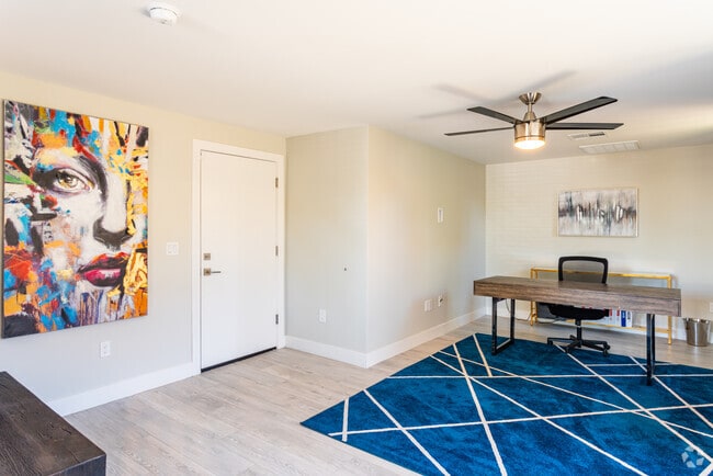 2 BR, 2 BA - 1672SF
