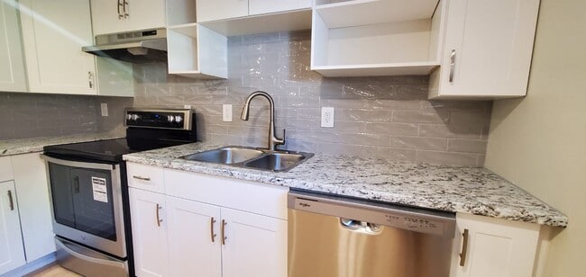 Building Photo - 371 Bridge St E Unit B