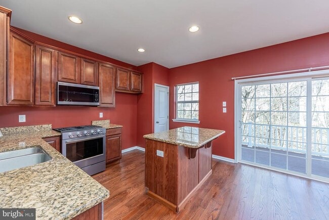 Photo - 122 Winterberry Way