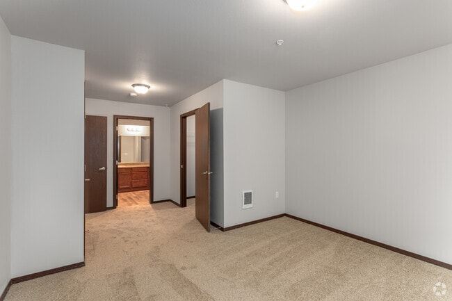 2BR, 2BA - 1,104SF