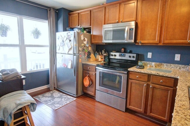 Photo - 3bd/3.5ba Spacious 3 Floor Townhouse in Durham's Stratford Lakes Neighborhood!