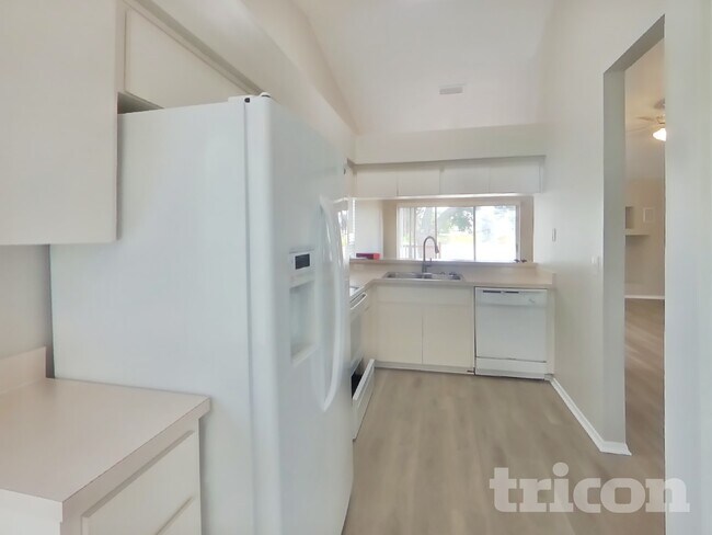 1216 Cressford Pl