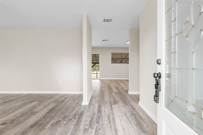 Photo - 804 Avenue I