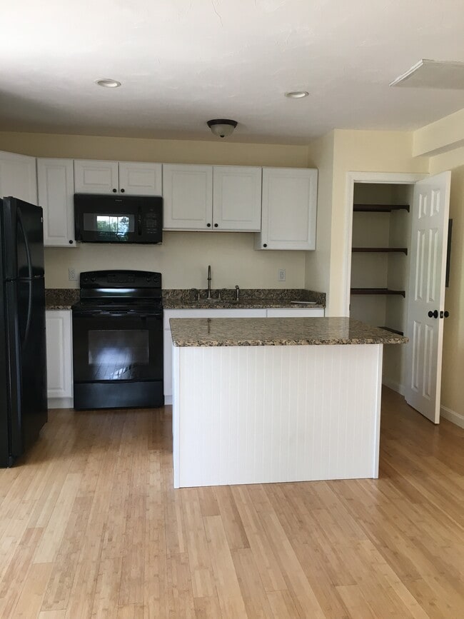 Kitchen - 12 Cranberry Rd Unit 1