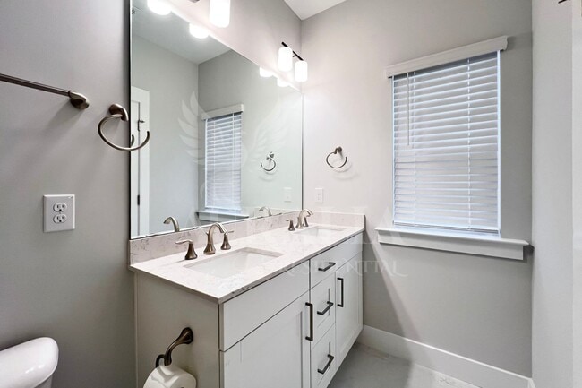 Photo - 8520 Silsbee Dr
