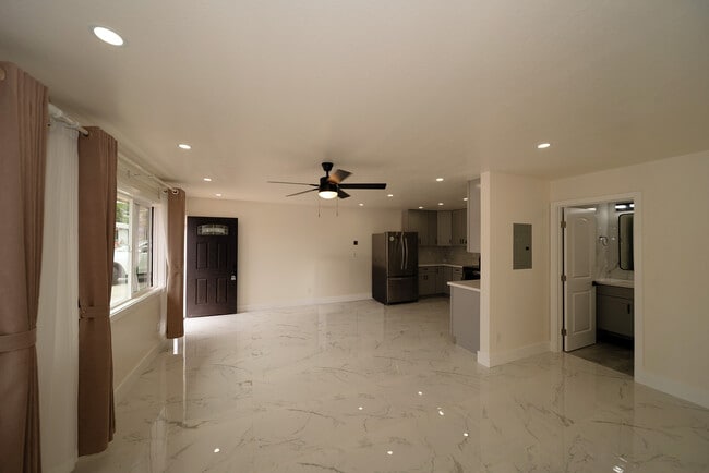 Building Photo - 2074 Hoolaulea St Rental