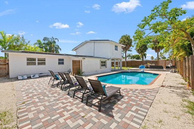 Photo - 865 NE 23rd Terrace