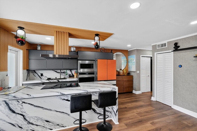 Photo - 363 Washington Ave Unidad 32