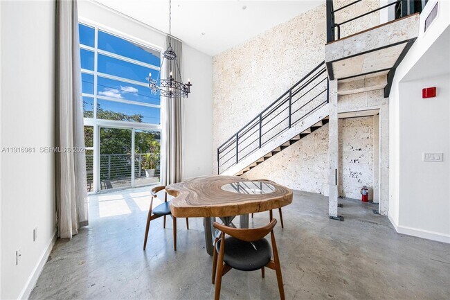 Photo - 7700 Collins Ave Unidad 2