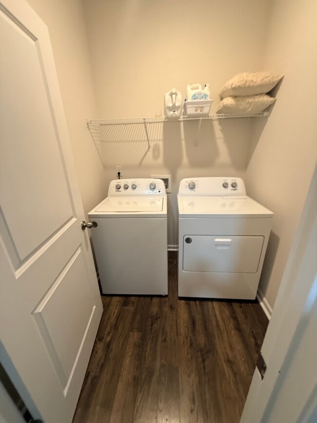 Photo - 932 Greyford Ln