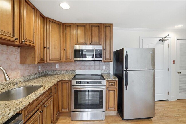 Photo - 90 Court House Pl Unit 2R