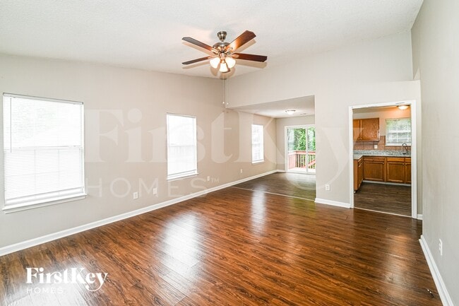 812 Silver Ct