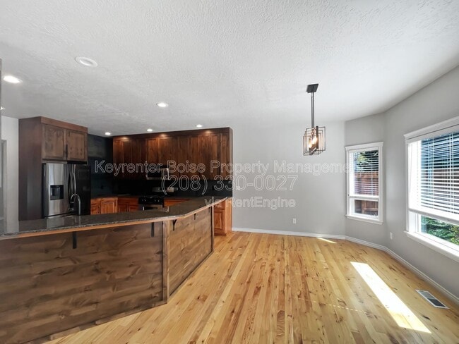 Photo - 345 E Kite Dr