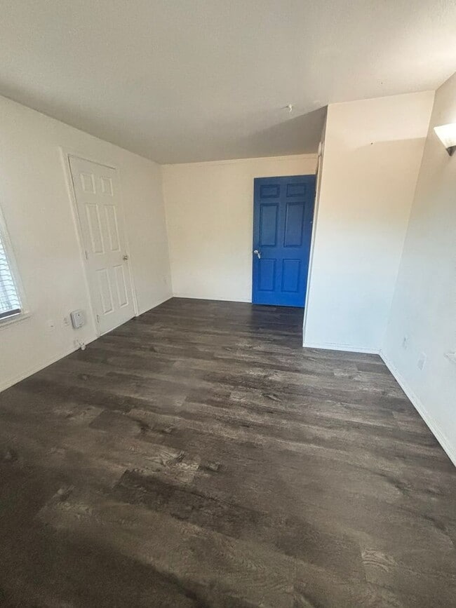 Photo - 803 9th Ave NW