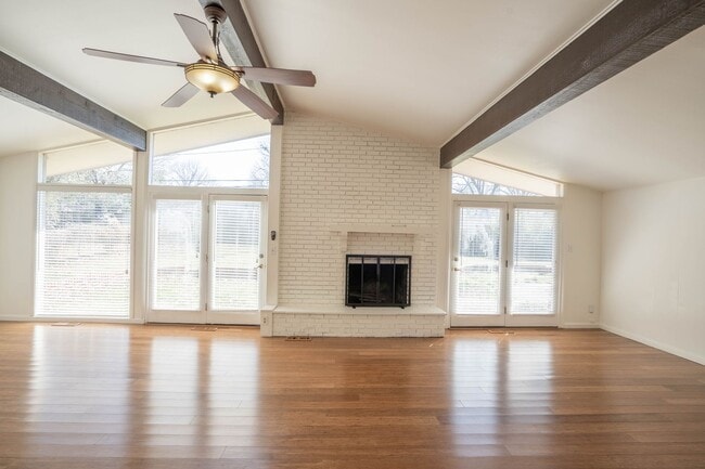 Photo - 3 Bed | 2 Bath in Midtown!