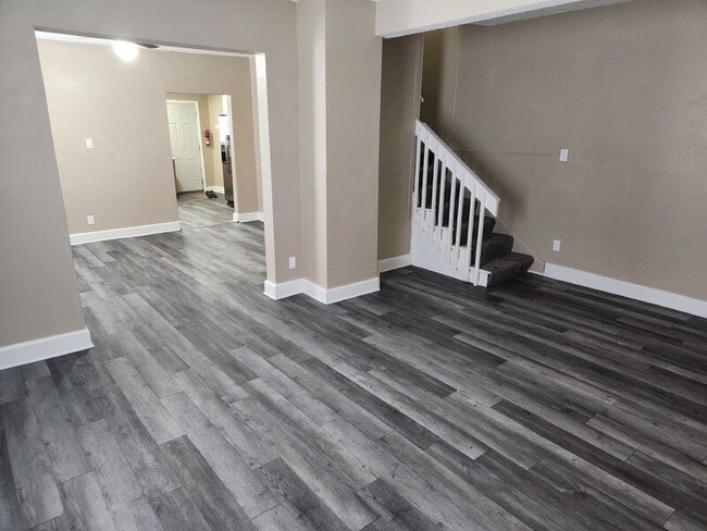 Photo - 406 7th St