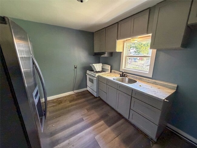 Photo - 627 E Woodard St