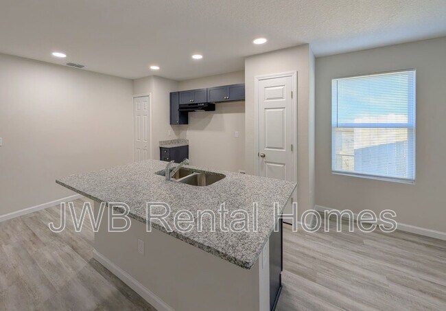 Photo - 530 Odessa St