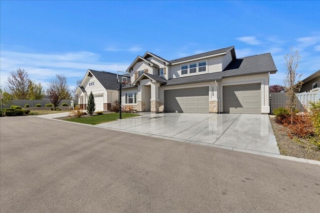 Photo - 5 Bed 3 bath Golf Course Neighborhood