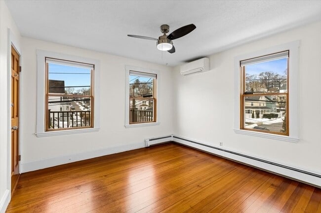 Photo - 15 Hillock St Unit 2