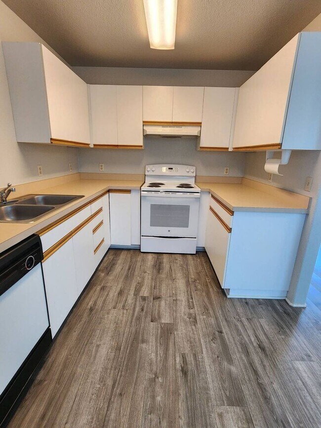 352 S Calapooia St Unidad EA-000D | Unit D