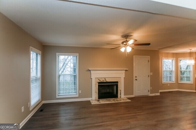 Photo - 30 Mountain Trail Ct SW