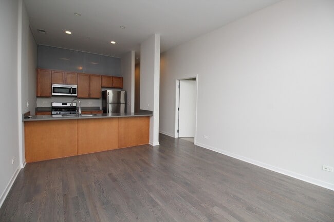 Photo - 1540 W Fullerton Ave