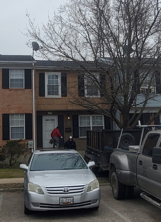 Photo - 605 Burlington Ct Townhome