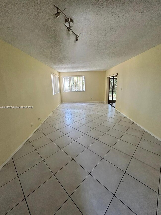 Photo - 189 Lakeview Dr Unit 103