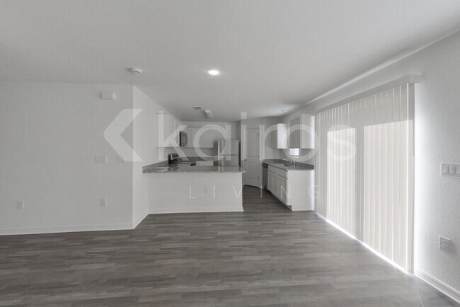 3153 Jody St