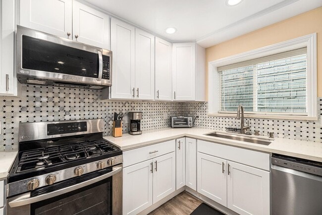 Photo - 2531 Wallace St