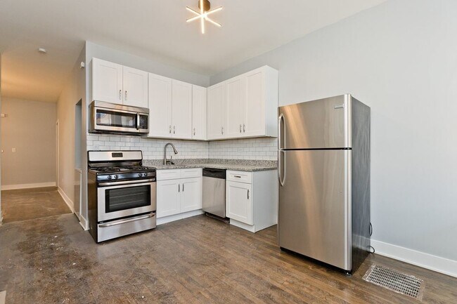 Photo - 1922 N Wilmot Ave