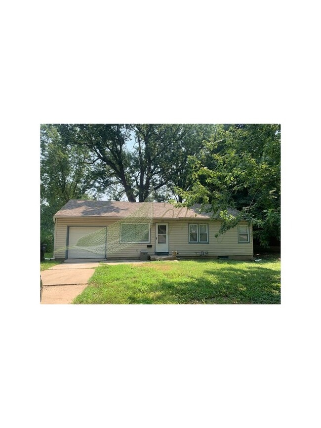 Building Photo - DESIREABLE INDEPENDENCE LOCATION!!! Rental