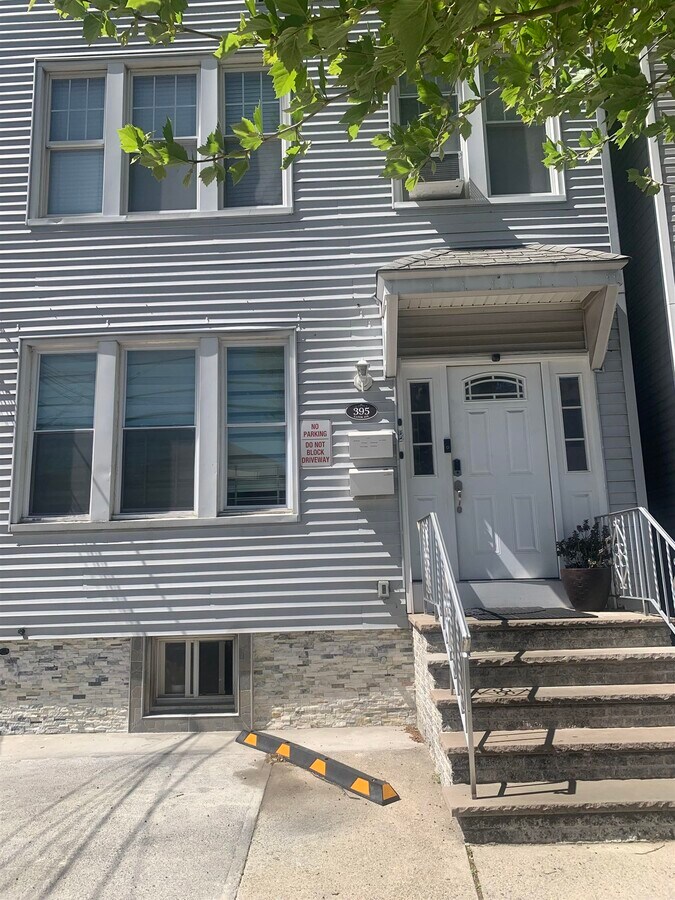 Photo - 395 Cator Ave Unidad 1