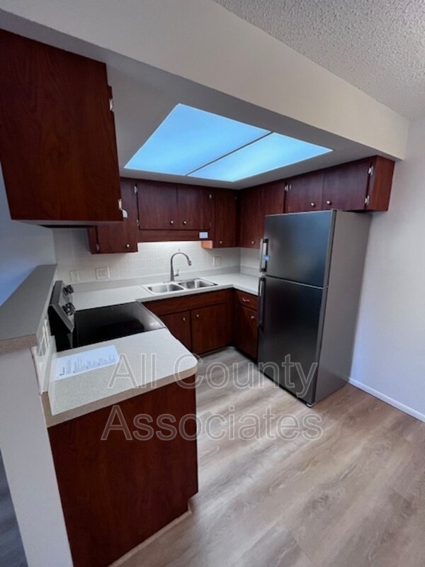 Photo - 6141 Chesham Dr Unidad #3