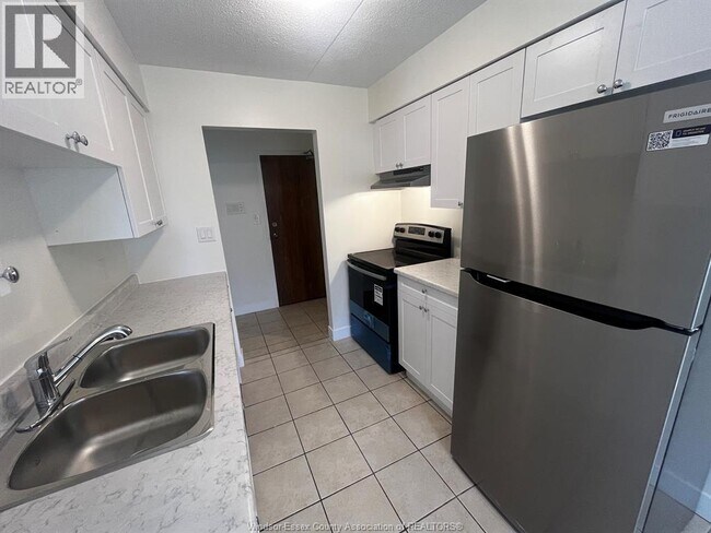 Photo - 11822 Tecumseh Rd E Unit 105