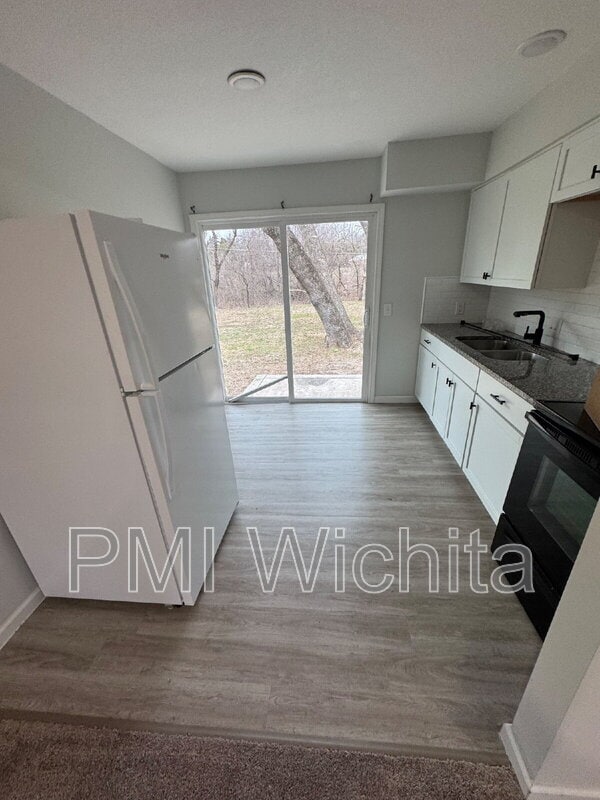 Photo - 422 W Mahoney Dr