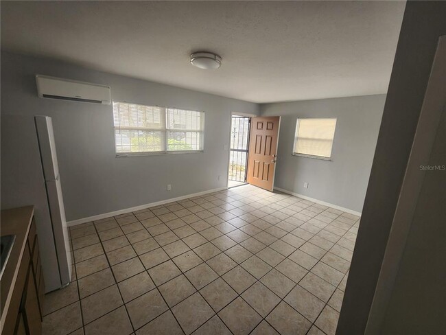 Photo - 906 E 108th Ave