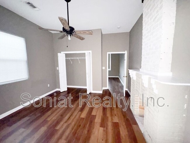 Photo - 2433 St Anthony St