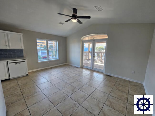 Photo - 5104 Gulf Dr