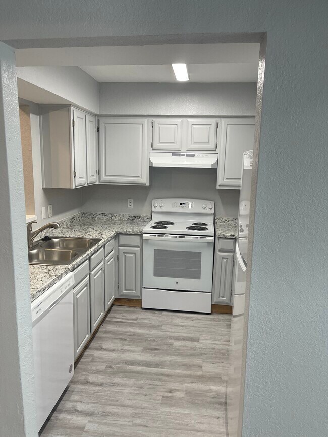 Photo - 2332 Sherry St