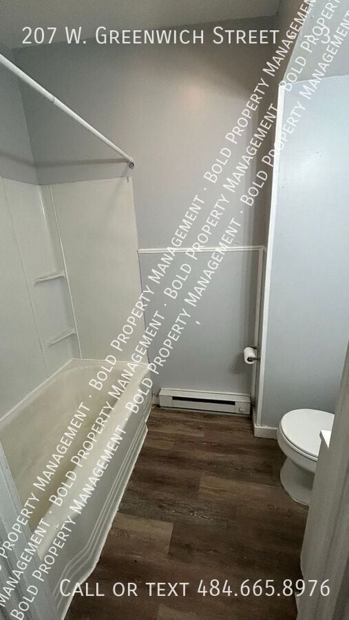 Photo - 207 W Greenwich St Unit 3