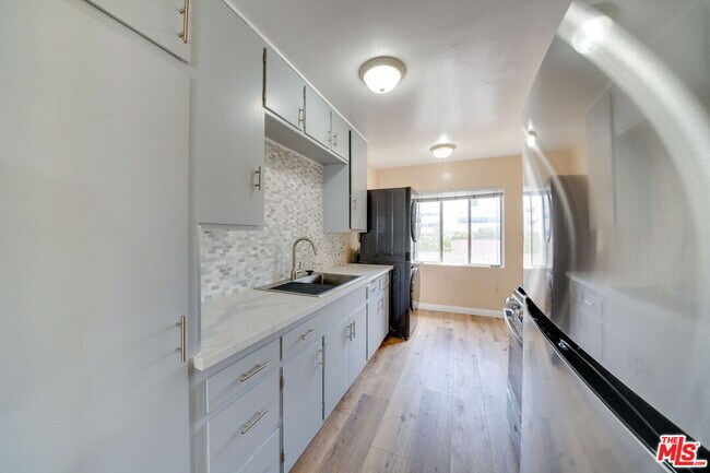 Photo - 1247 22nd St Unit 5