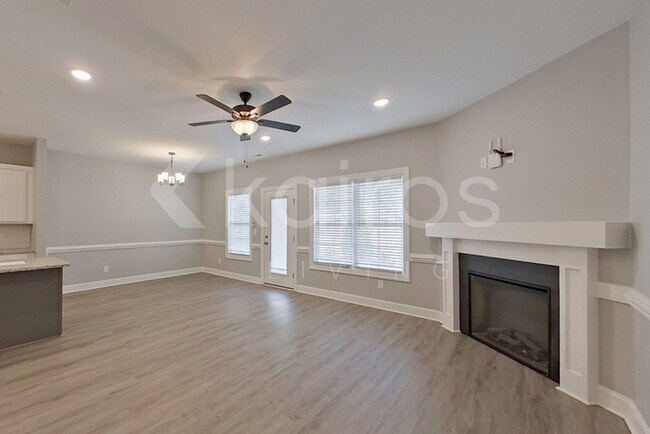 Photo - 3705 Oak Leaf Wy
