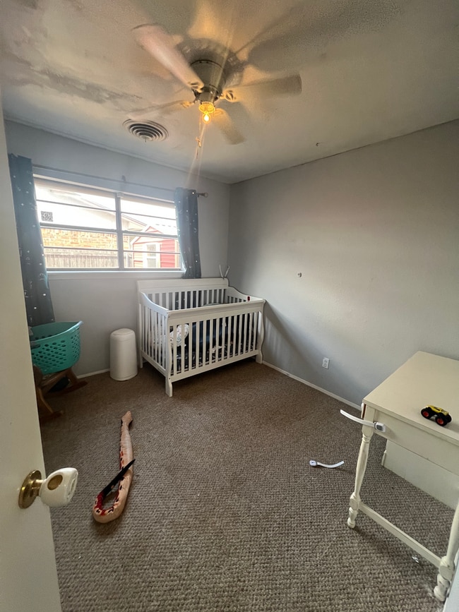 Photo - 5348 Benbrook St