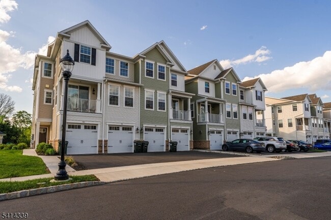 Photo - 707 Station Rd