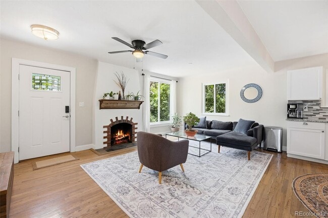 Photo - 3850 Harlan St