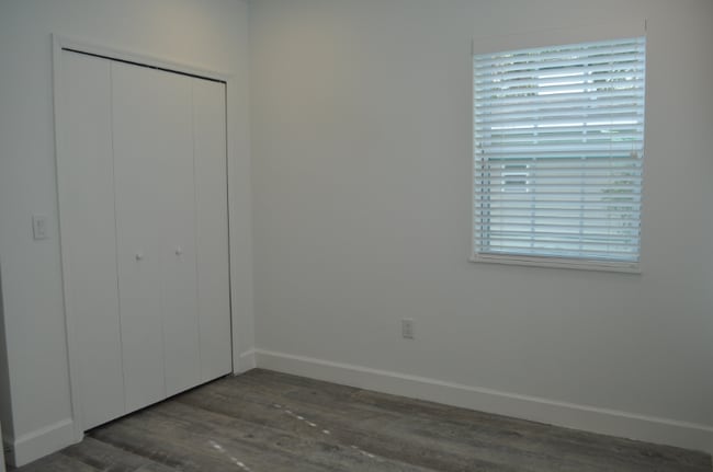 Photo - 520 Holt Ave